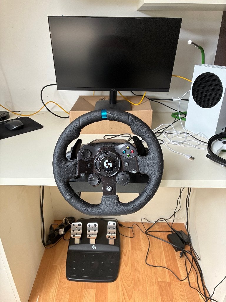 Logitech G920 + écran 120hz, Games en Spelcomputers, Spelcomputers | Xbox | Accessoires, Zo goed als nieuw, Xbox Original, Xbox One