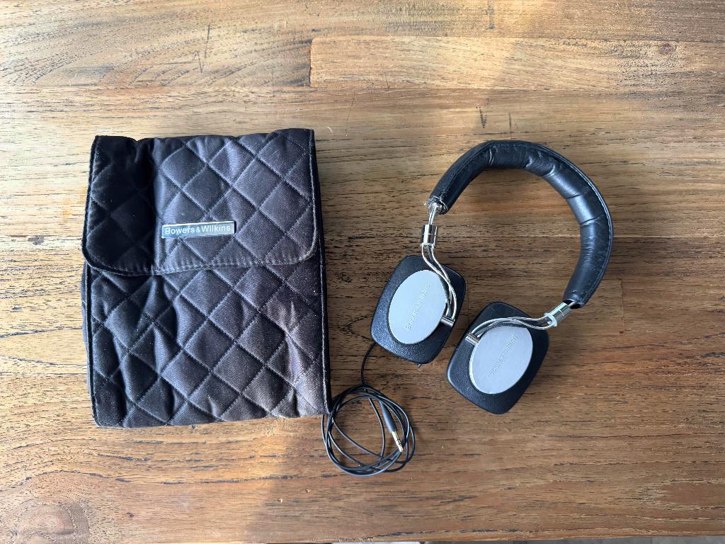 Koptelefoon Bowers & Wilkins P3, Audio, Tv en Foto, Hoofdtelefoons, Ophalen of Verzenden, Gebruikt, Op oor (supra aural), Overige merken