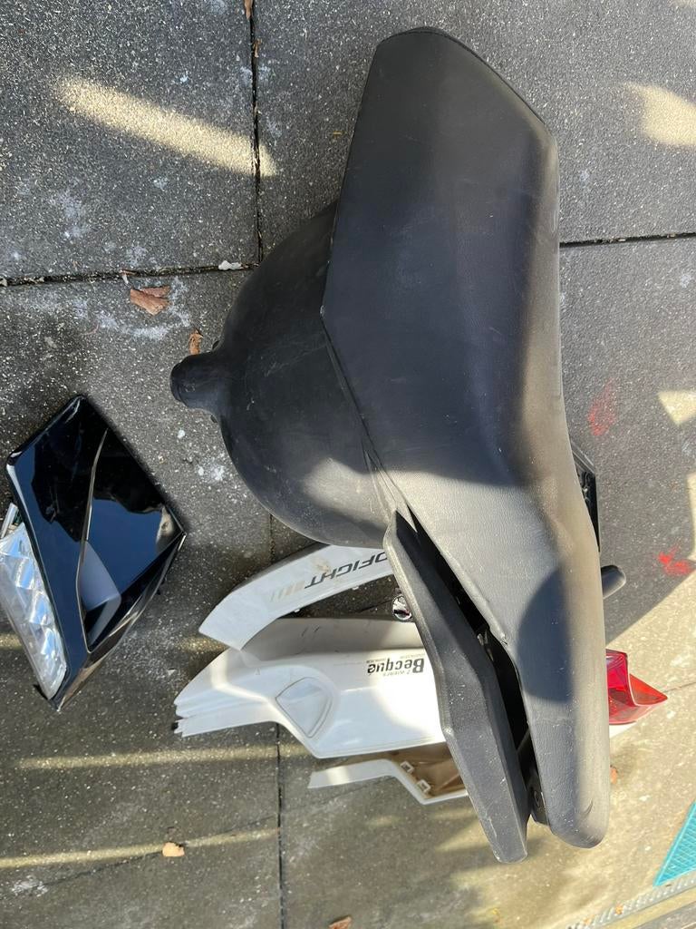 Malaguti f12 zadel zonder scheuren, Ophalen, Zip