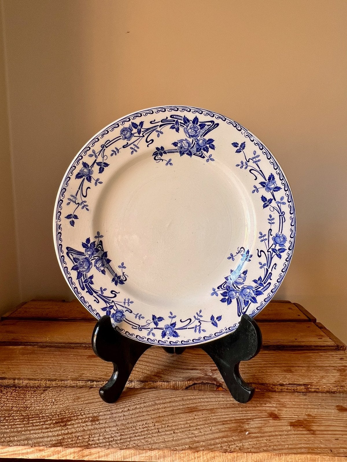 Assiette service ancienne sur pied Boch Freres Keramis Rosa, Antiquités & Art, Enlèvement ou Envoi