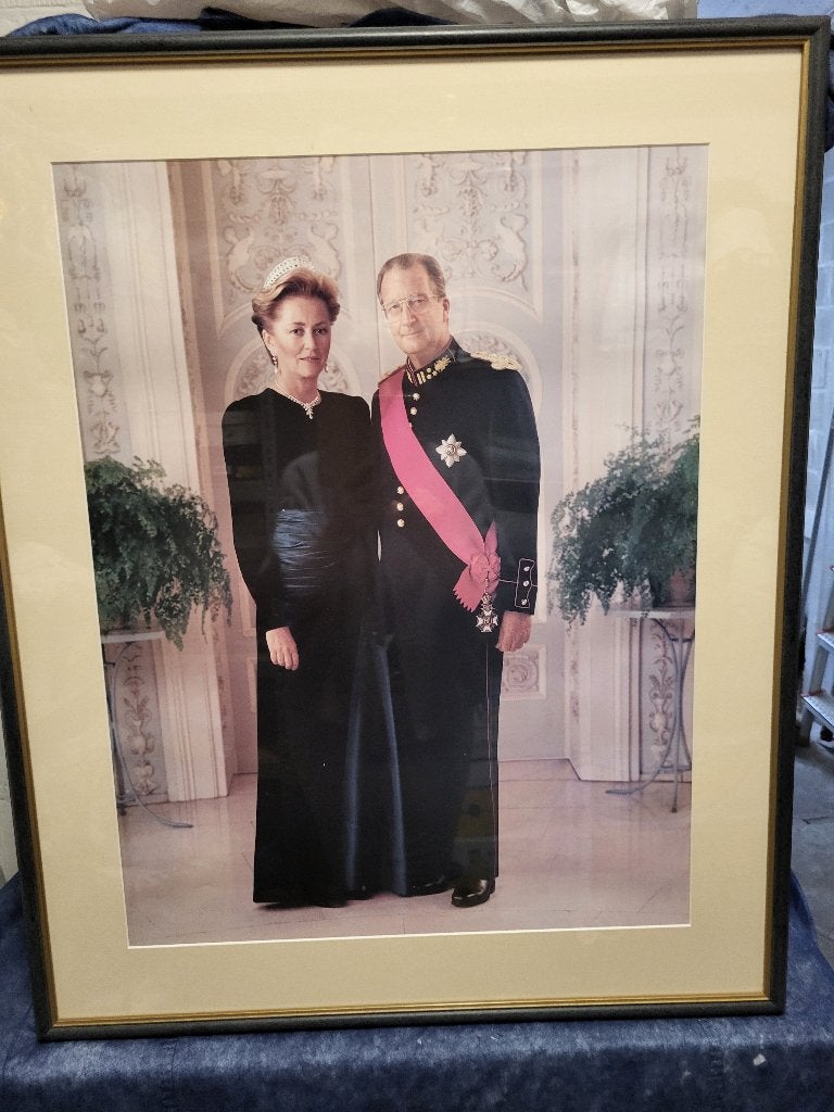 Cadre magnifique de la famille royale, Enlèvement, Comme neuf