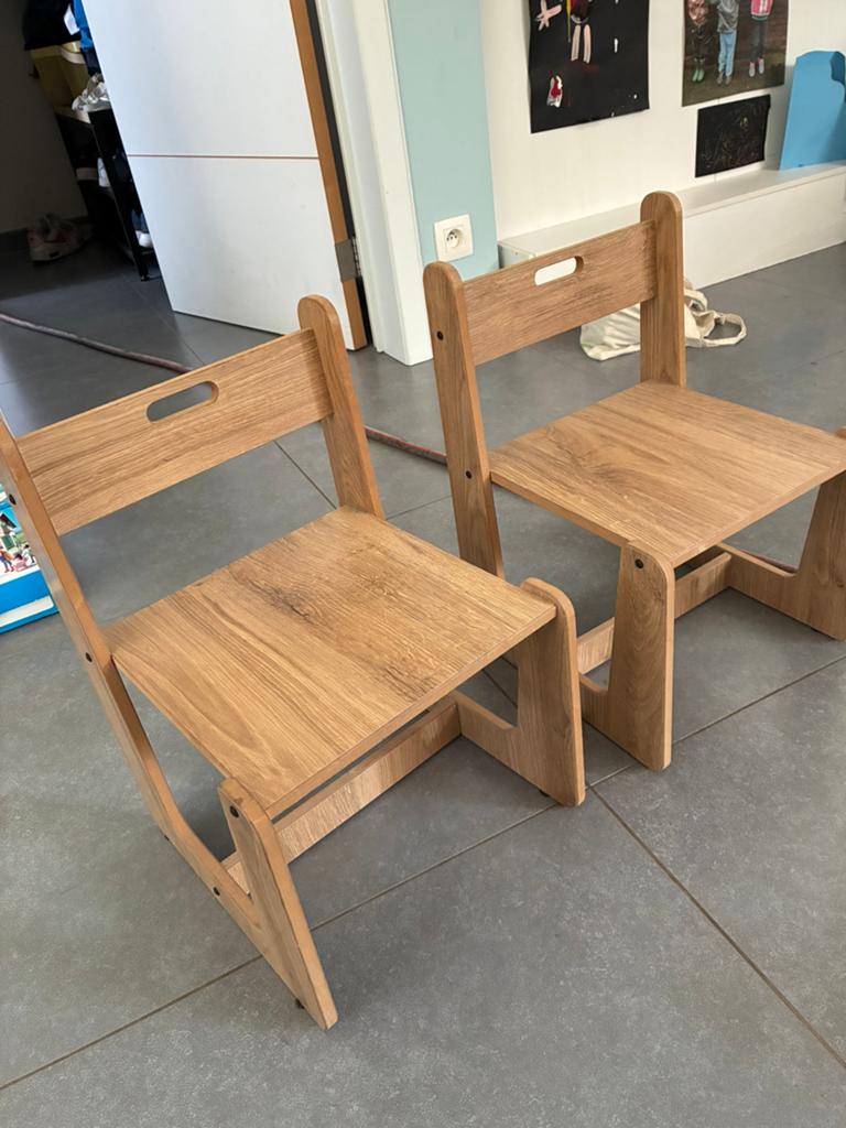 Kindertafel & 2 stoelen, Kinderen en Baby's, Ophalen, Zo goed als nieuw, Tafel(s) en Stoel(en)