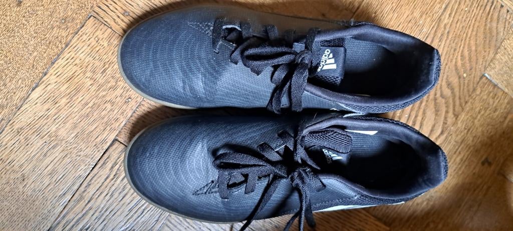 Baskets adidas foot pointure 36, Enlèvement