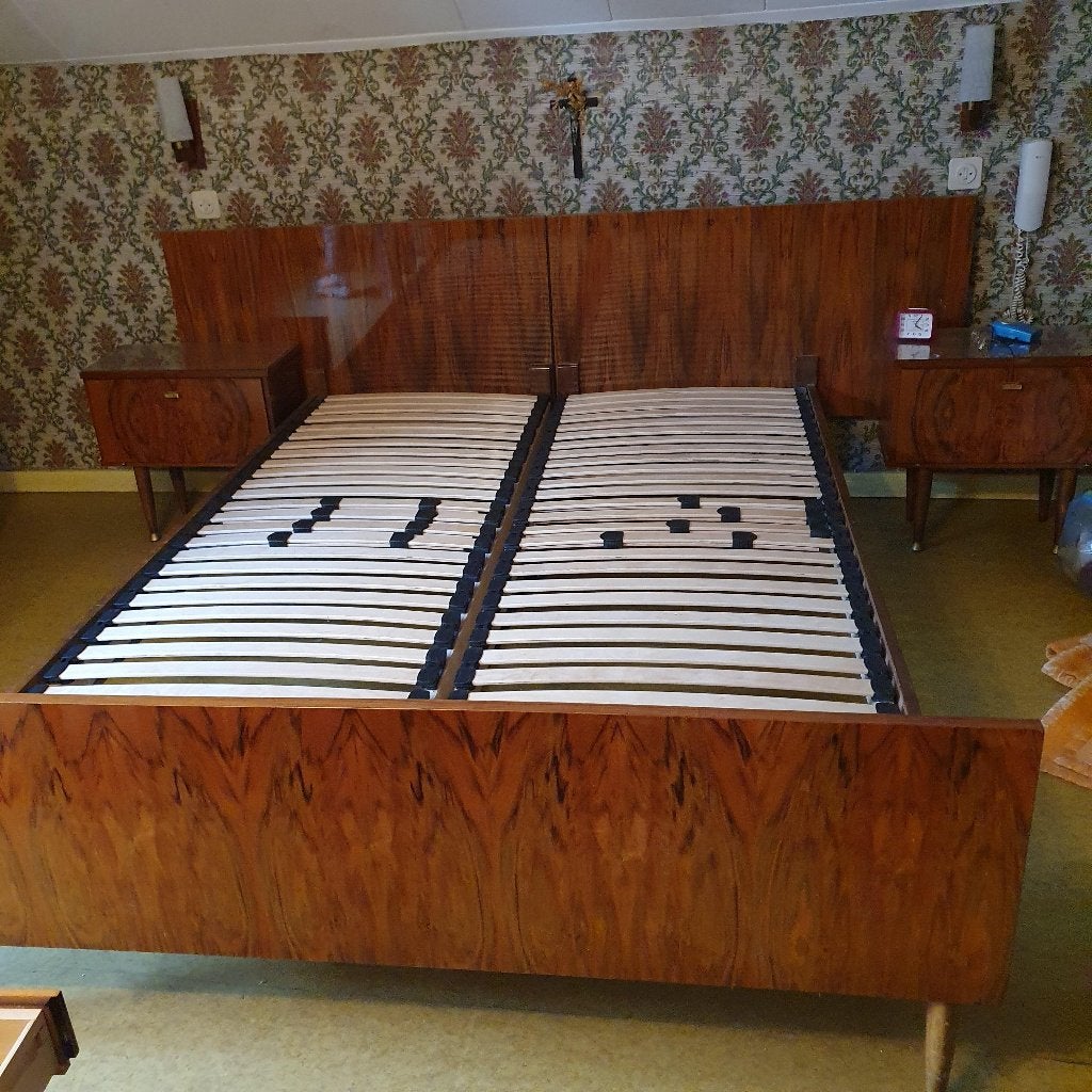 Complete vintage slaapkamer in gelakt hout, Huis en Inrichting, Slaapkamer | Complete slaapkamers, Ophalen, Zo goed als nieuw