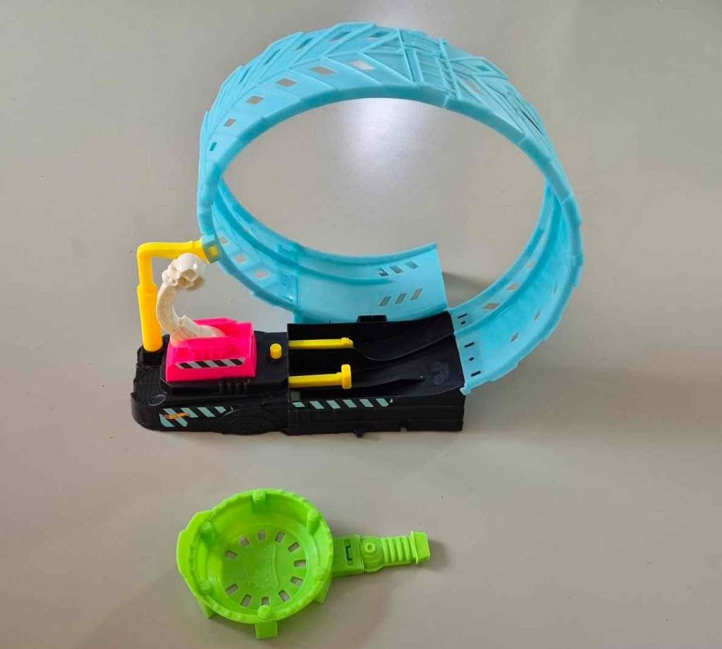 Hot Wheels Monster Trucks Reto Giro 360 Glow in the dark, Enfants & Bébés, Jouets | Circuits, Comme neuf, Enlèvement, Circuit