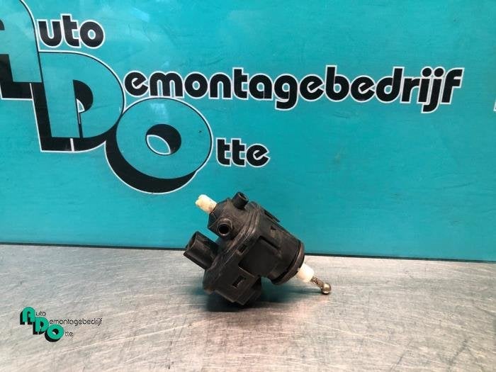 Moteur phare d'un Hyundai Coupe (Coupe 96-), -, 3 mois de garantie, Utilisé, Hyundai