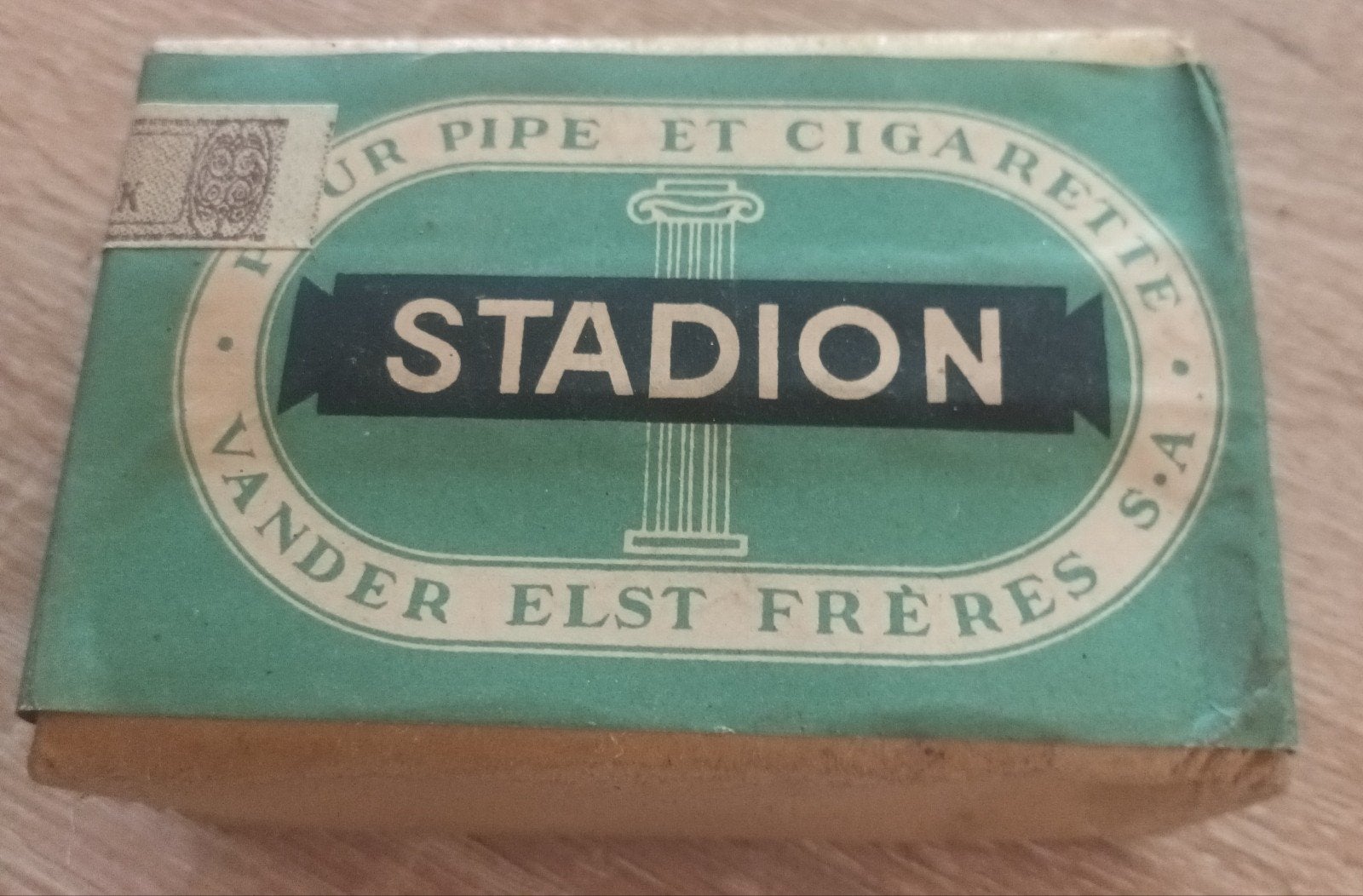 Vol pakje tabak Stadion Vander Elst, Ophalen of Verzenden