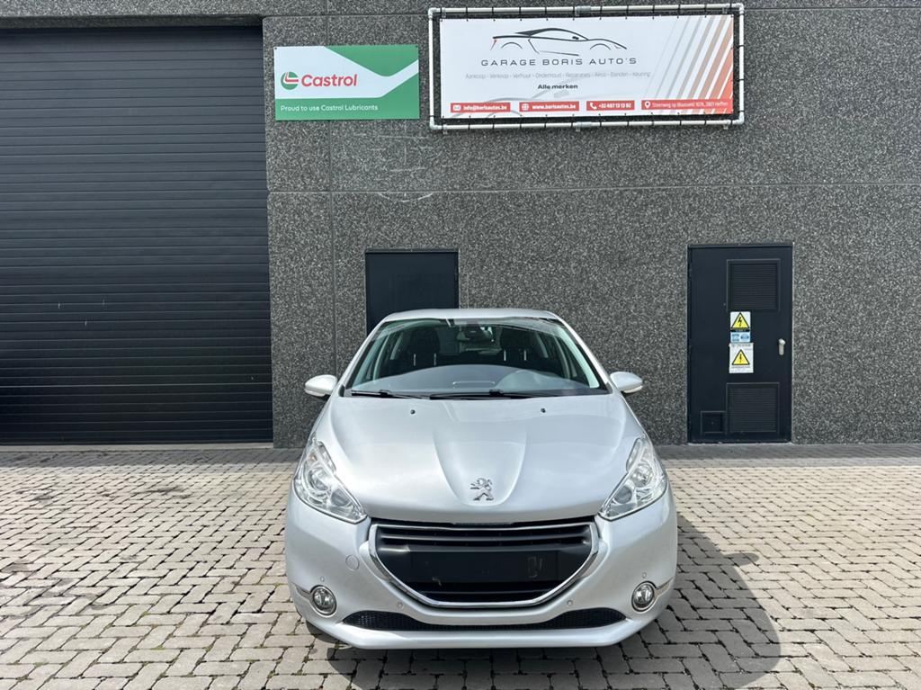 Peugeot 208 1.2i Bj 2014, Autos, Achat, Entreprise, Boîte manuelle, Entretenue par le concessionnaire