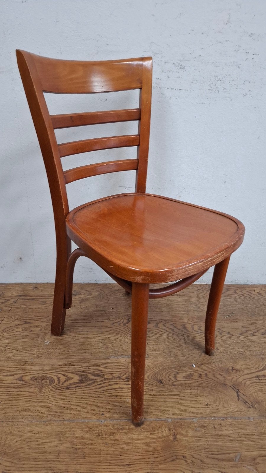 22 cafe horeca thonet bistro stoelen partij gebogen hout lot, Huis en Inrichting, Gebruikt, Bruin, Ophalen of Verzenden, Vijf, Zes of meer stoelen