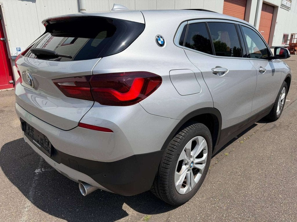 BMW X2 sDrive18d Automaat/Pano/Zetelvw/Bluetooth/Navi/2xPDC/, Autos, BMW, Argent ou Gris, Entreprise, Bluetooth, 5 portes