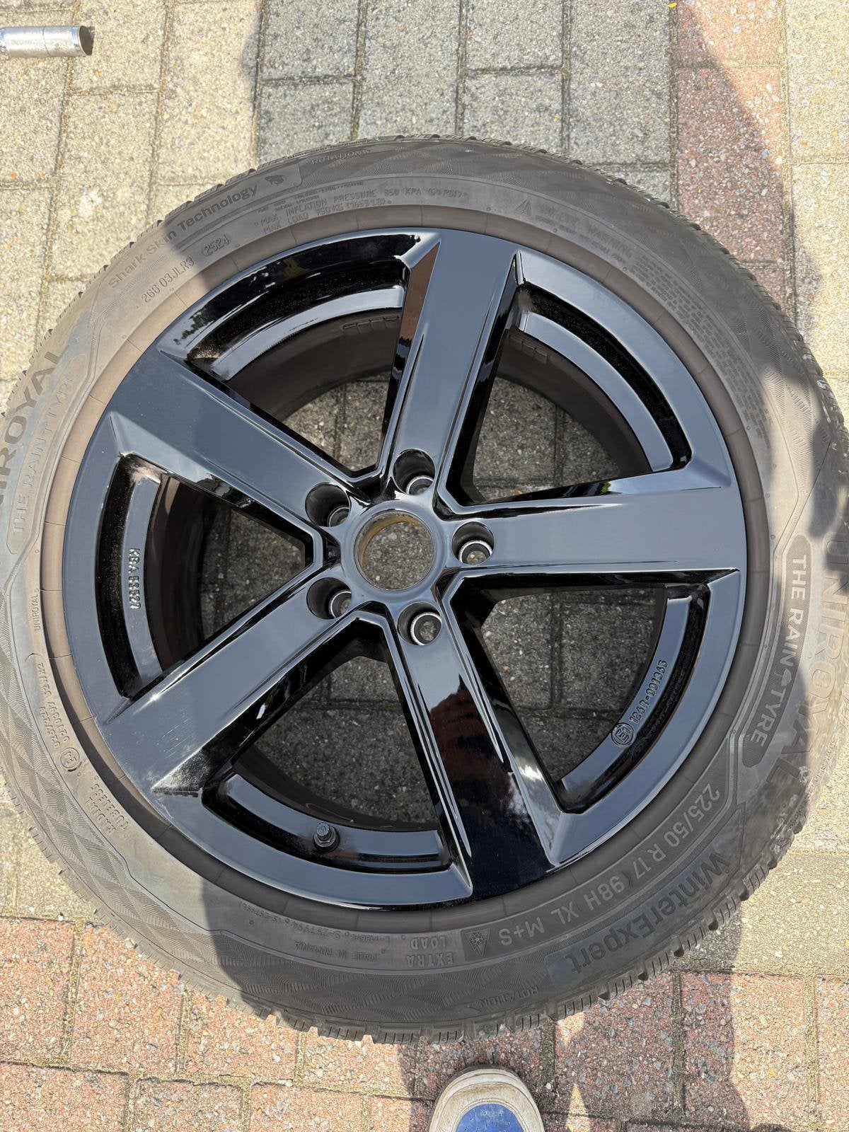 A vendre kit hiver BMW serie 2 coupé, Autos : Pièces & Accessoires, Pneus et Jantes, Pneus hiver, Véhicule de tourisme, 17 pouces