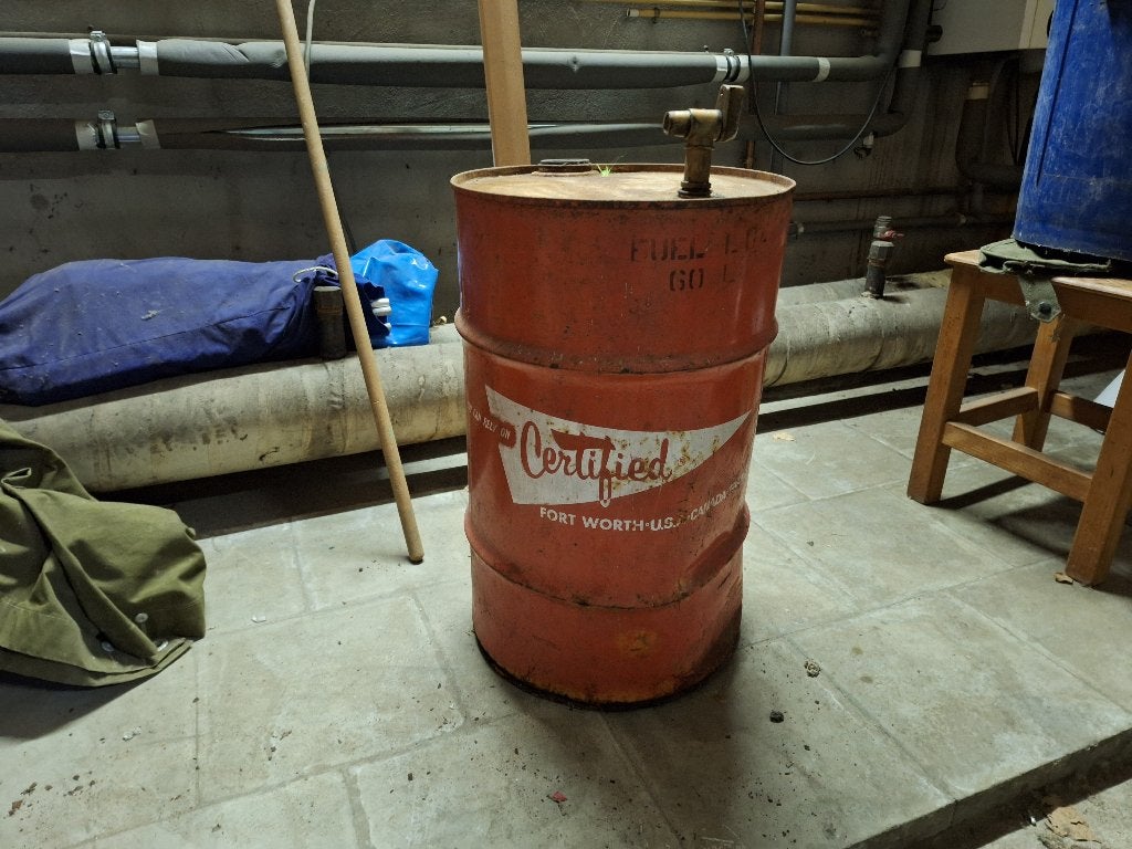 oude decoratieve ijzeren petrolium ton, jaren 60, Ophalen