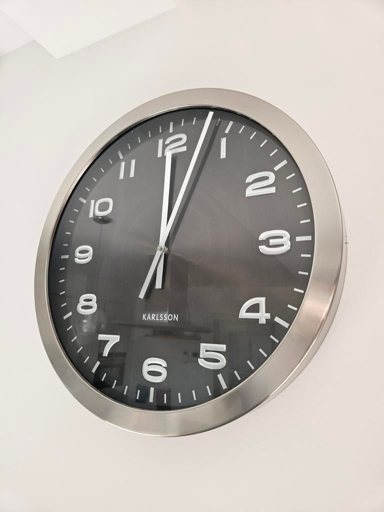 Horloge murale Karlsson 50 cm, Enlèvement, Horloge murale