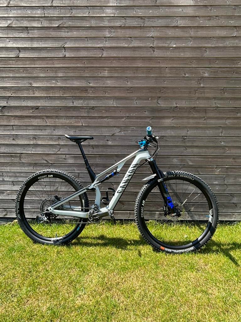 Canyon Neuron CF 9 SL – Full Carbon | High-End Afgewerkt, Fietsen en Brommers, Gebruikt, 45 tot 49 cm, Schijfrem, Ophalen