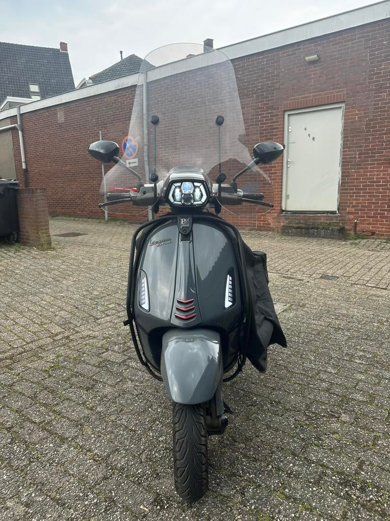 Vespa Sprint 2014 Full Option | Nardo Grey | Geel, Gebruikt, Overige modellen, Ophalen of Verzenden, Klasse B (45 km/u)