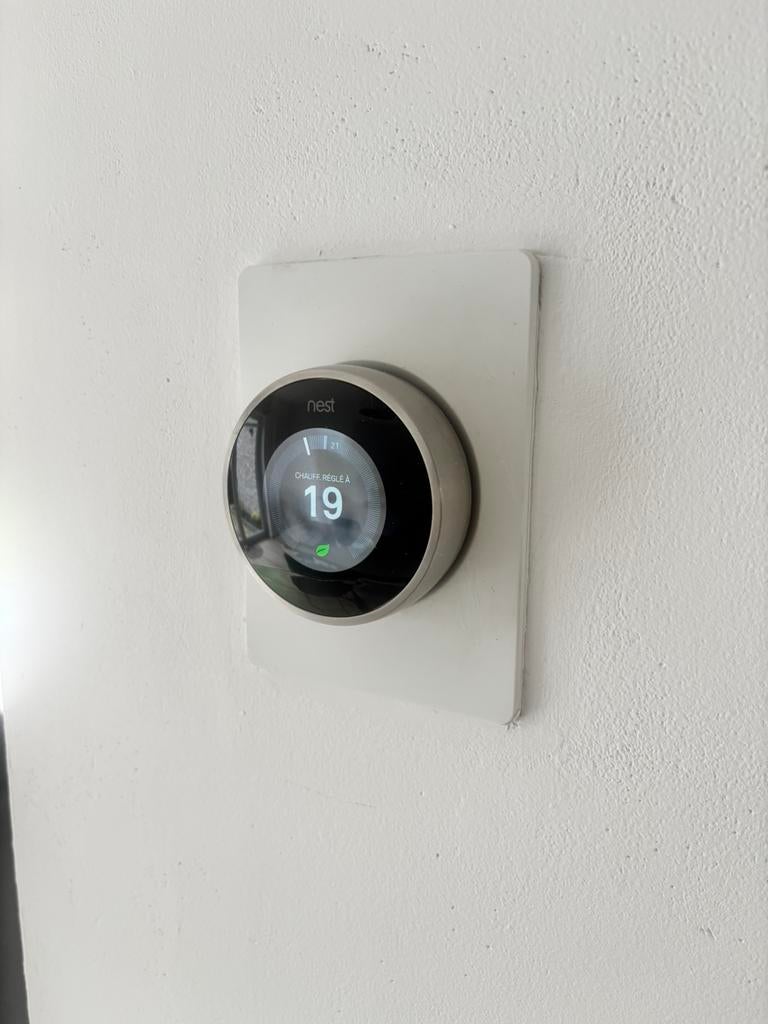 Thermostat sans fil NEST avec kit d'installation, Enlèvement, Comme neuf, Thermostat