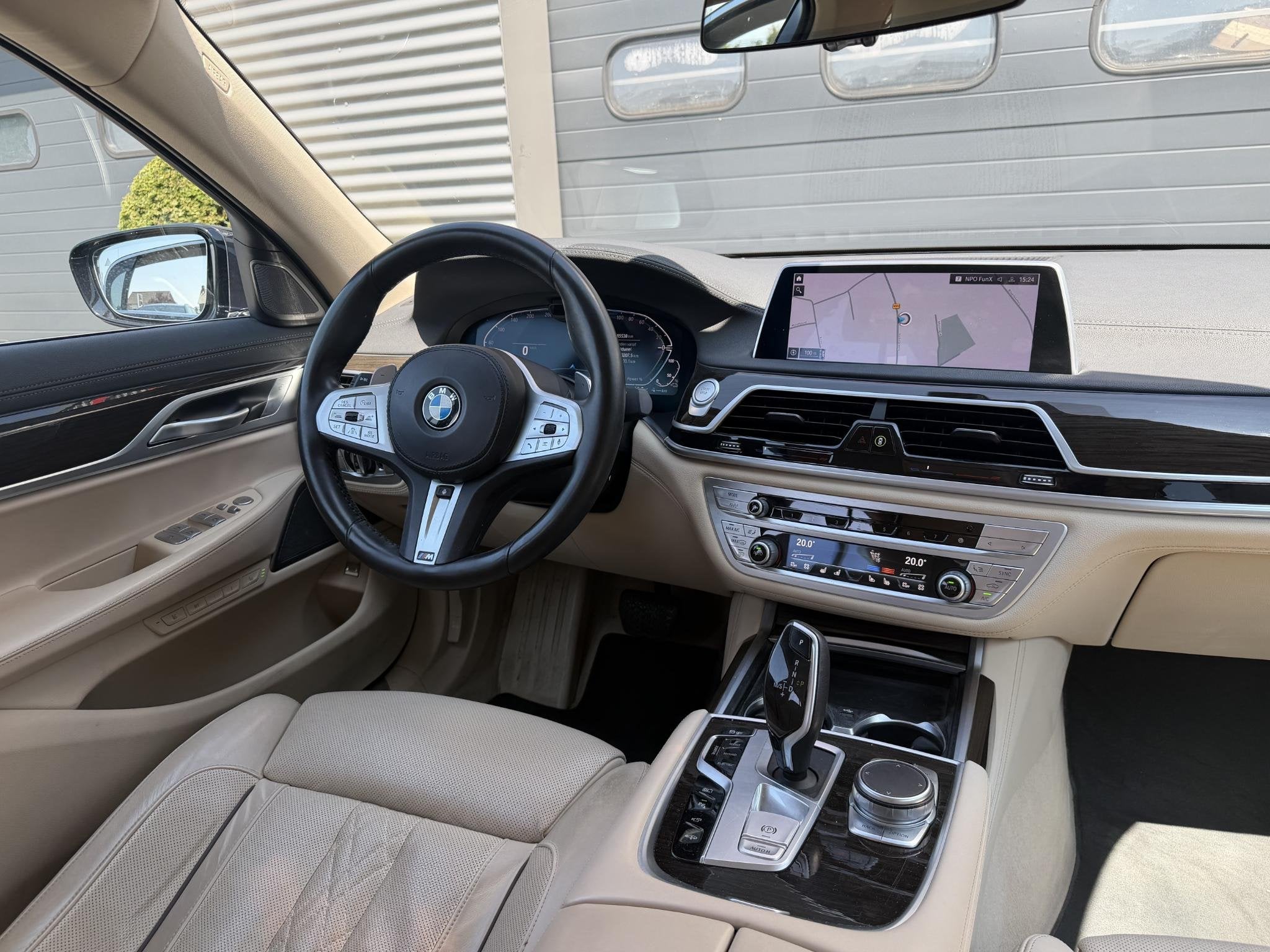 BMW 7 Serie 745e High Executive (automatique), Autos, Achat, Hybride rechargeable, 216 min, 6 cylindres