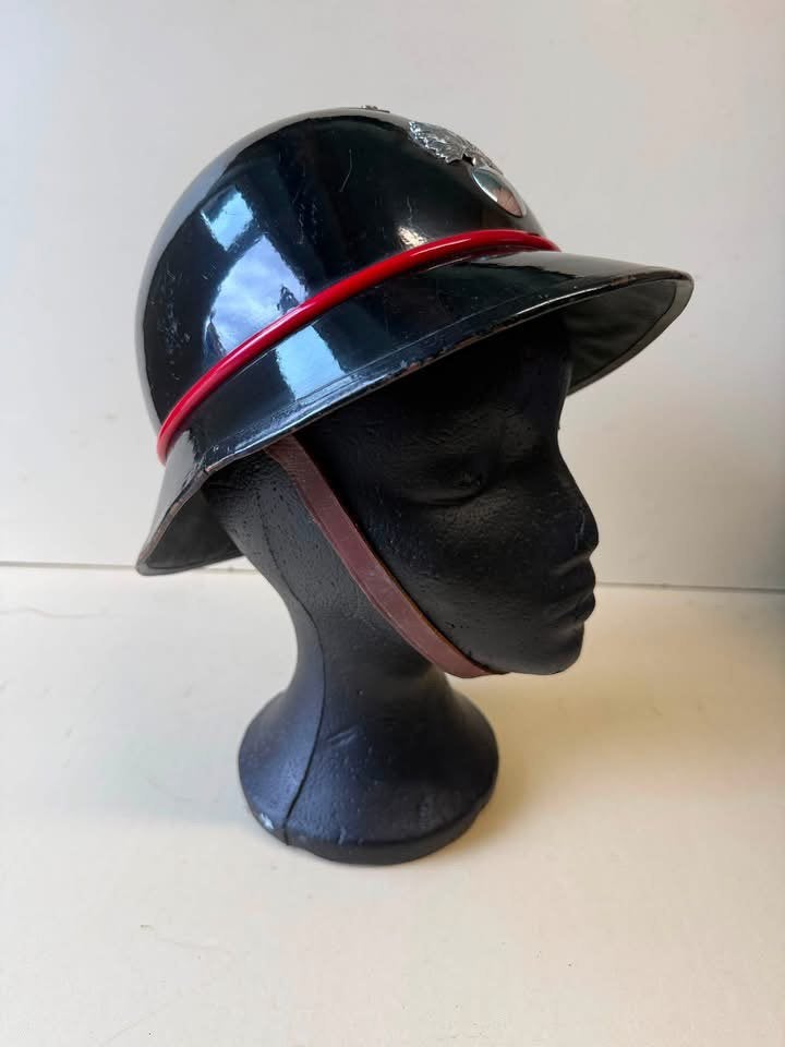 Authentique casque d'apparat de la Gendarmerie Belge, Collections, Enlèvement, Gendarmerie, Casque ou Béret