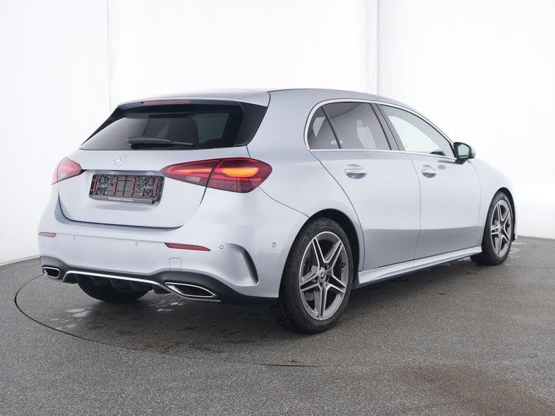 Mercedes-Benz A-Klasse 200 Hatchback AMG Line | Smartphone I, Auto's, 4 deurs, Stof, Gebruikt, 4 cilinders