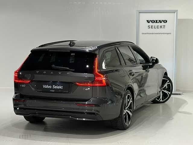 Volvo V60 T6 Plus Dark + electr trekhaak, Auto's, Volvo, Automaat, Euro 6, 18 g/km, Parkeersensor
