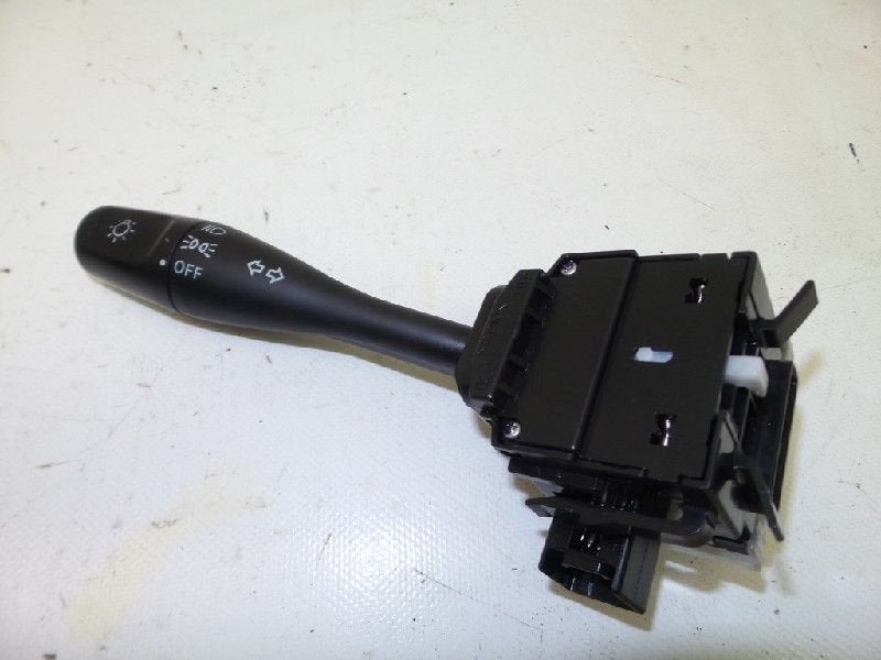LICHTSCHAKELAAR Mitsubishi Grandis (NA) (|P1280D88|), Gebruikt, Mitsubishi