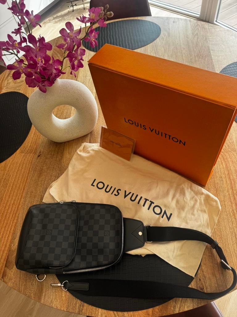 Louis Vuitton, Ophalen, Zo goed als nieuw