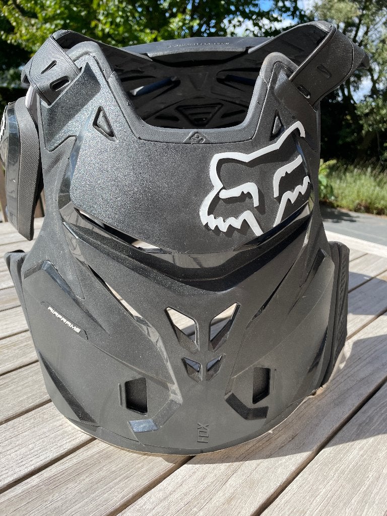 Protection du haut du corps Jack black en bon état, Vélos & Vélomoteurs, Cyclomoteurs | Accessoires, Enlèvement, Comme neuf, Autres types