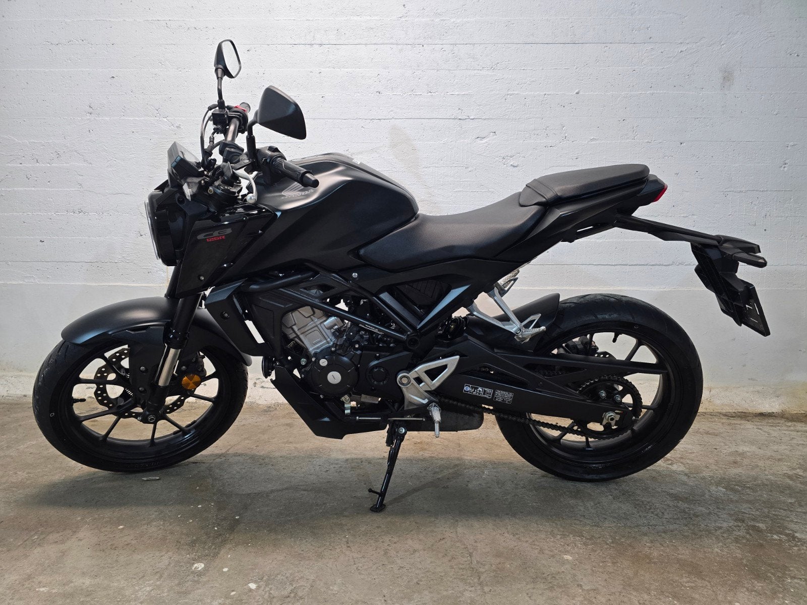 Magnifique Honda CB125R, '24, à peine 4.190km!, Motoren, Motoren | Honda, Occasion, Particulier, 125 cc, 11 kW of minder