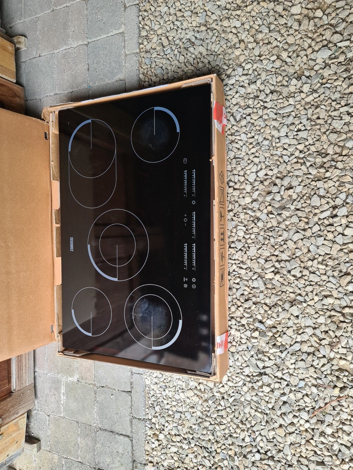 taque vitro 5 zones ZANUSSI XXL 78CM52CM, Classe énergétique A ou plus économe, Encastré, Utilisé, 5 zones de cuisson ou plus