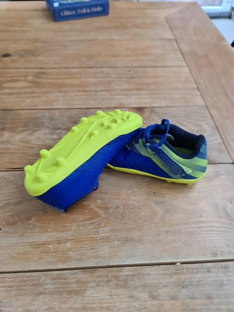 Chaussure football décathlon 28, Enlèvement