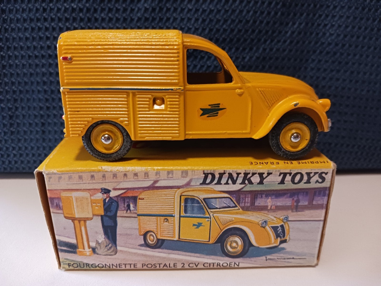 DINKY TOYS  Fourgonnette Postale 2 CV CITROËN, Enlèvement ou Envoi, Dinky Toys