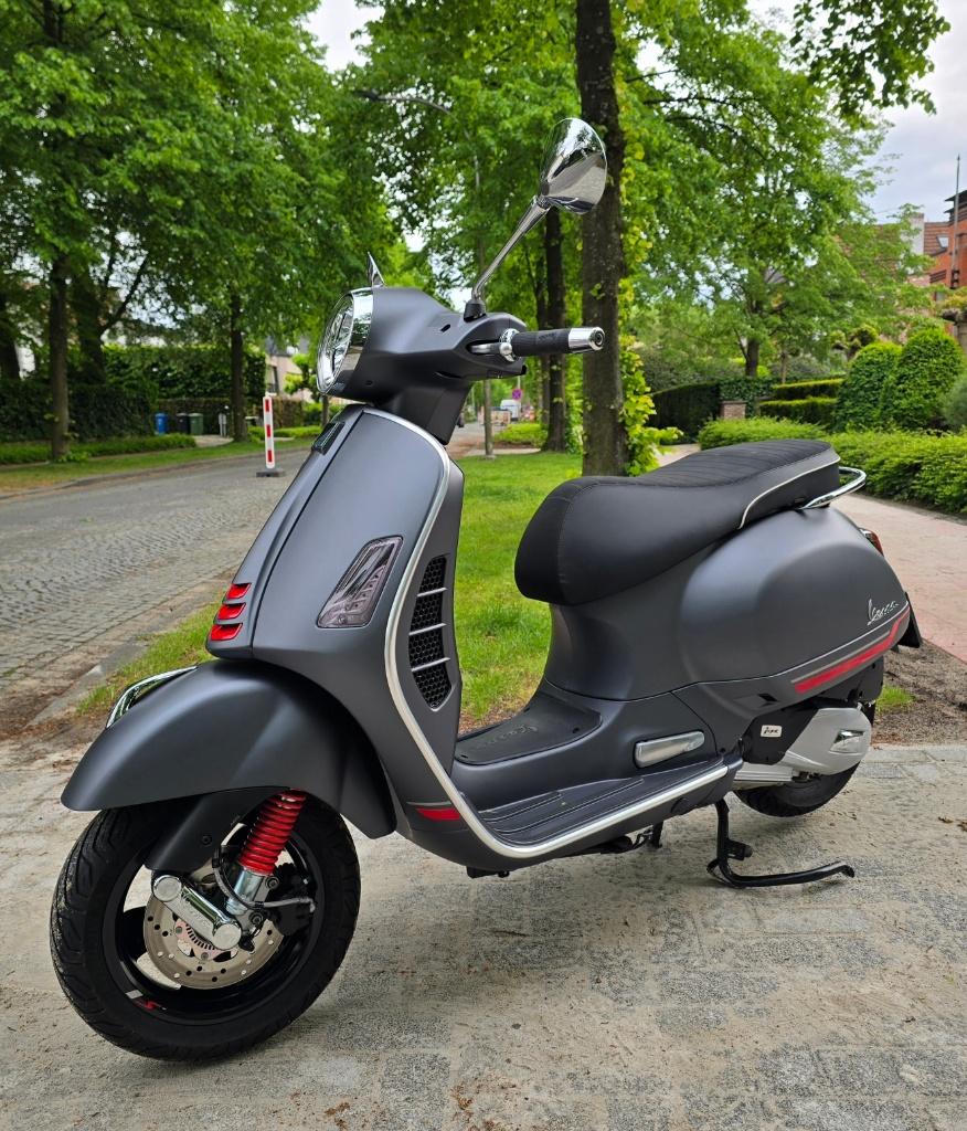 Très récente Vespa GTS SuperSport 125cc Iget, Motos, Motos | Piaggio, Occasion, 125 cm³, Contrôle de traction, Super Sport