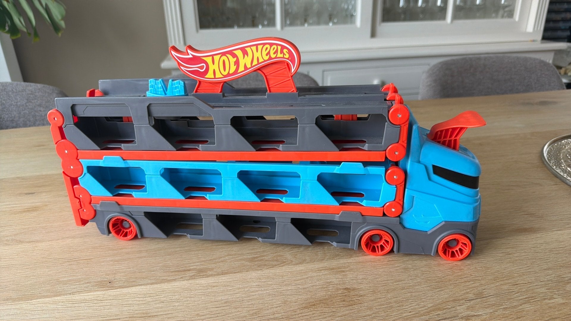 Hot Wheels Mega Transporter + Opbergtruck – Zeer goede staat, Ophalen of Verzenden, Zo goed als nieuw