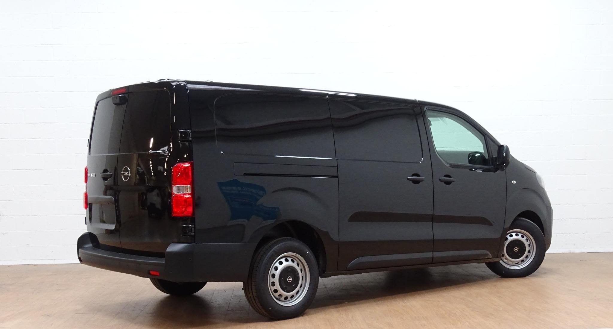 Opel Vivaro 2.2 Turbo D 180 S/S AT8 L3H1, Autos, Camionnettes & Utilitaires, 4 portes, Entreprise, 179 ch, Noir