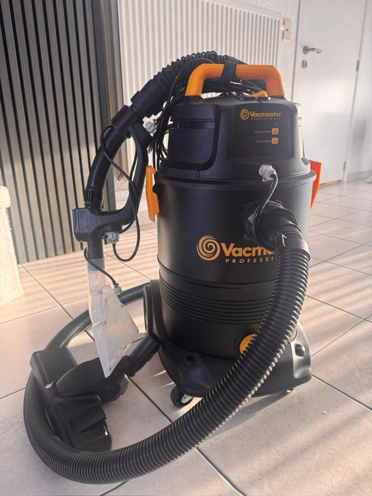Tapijtreiniger zo goed als nieuw, Doe-het-zelf en Bouw, Reinigingsmachines, Ophalen, Zo goed als nieuw