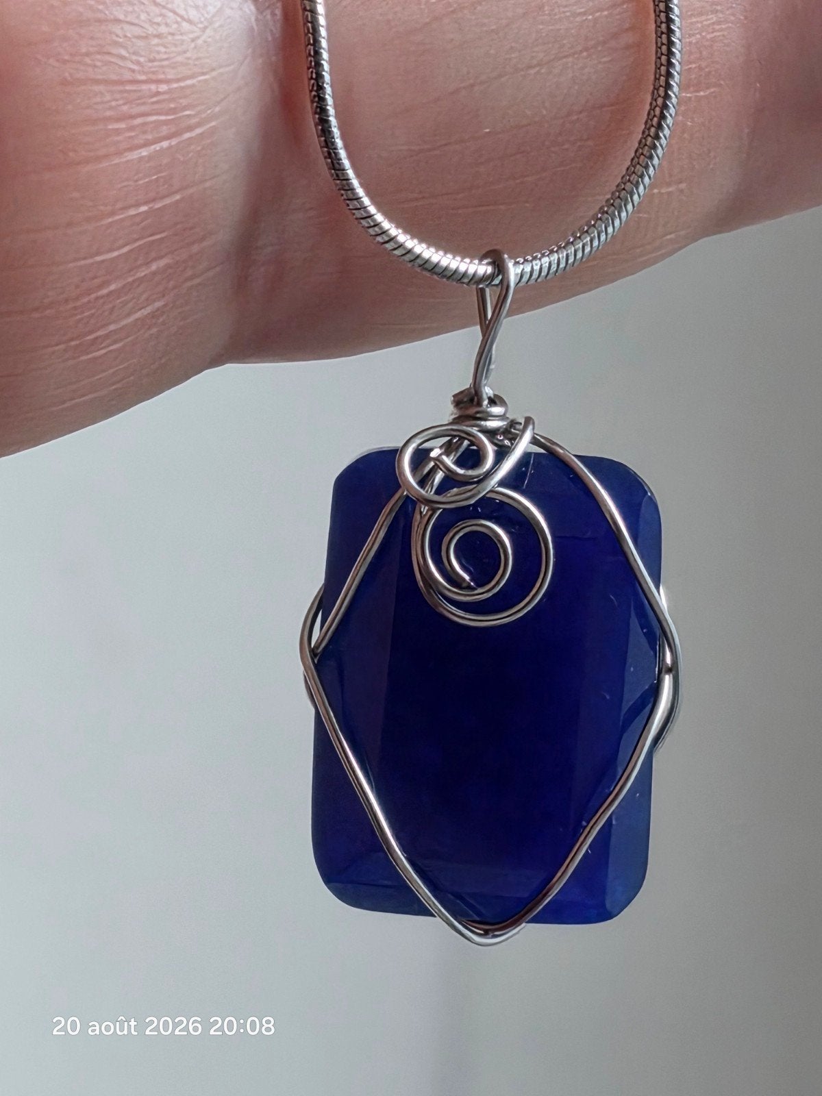 Pendentif avec saphir bleu de synthèse, Enlèvement, Neuf, Bleu, Autres matériaux