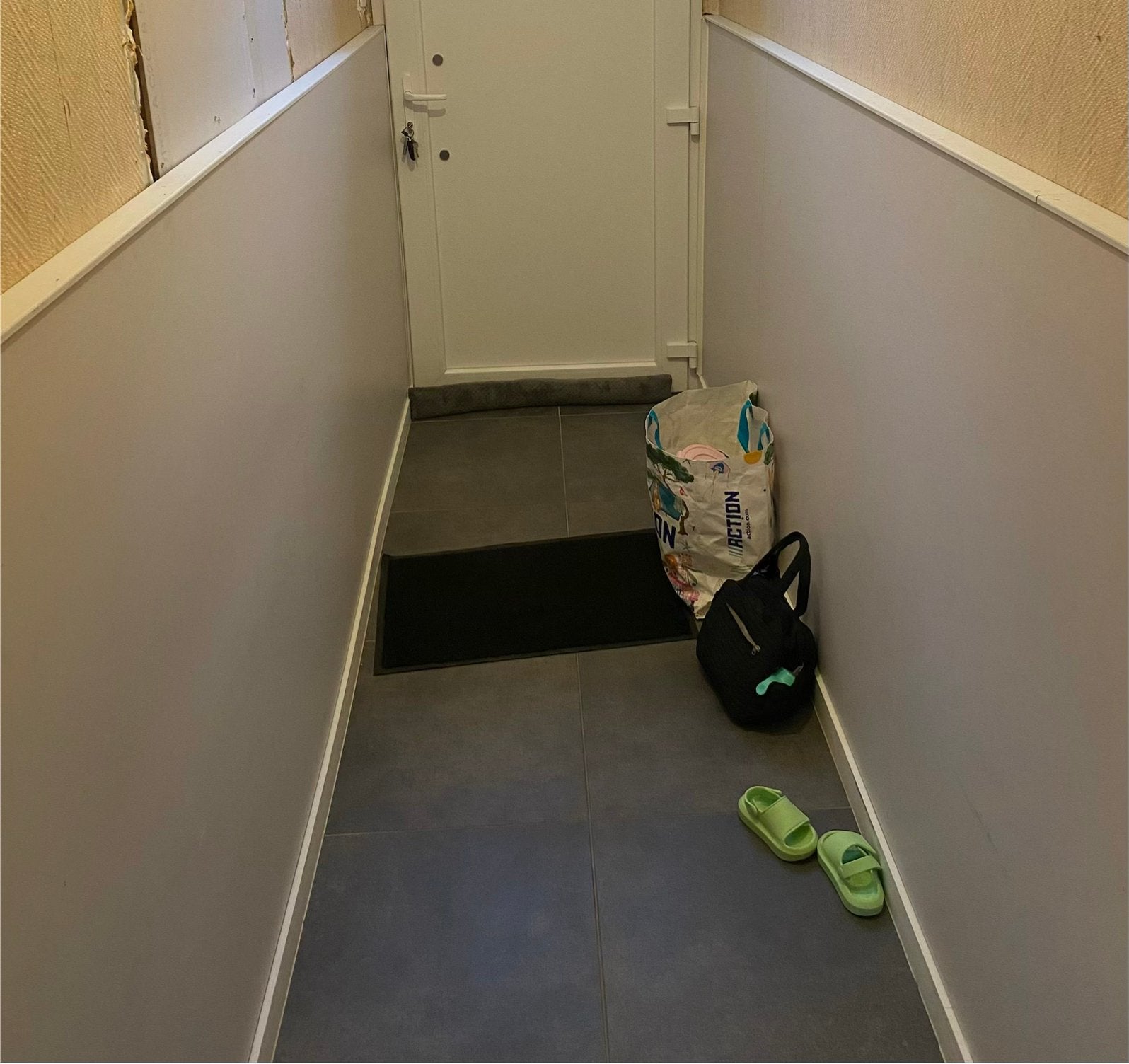 Gratis houten wandbekleding met plinten – zelf te demonteren, Enlèvement, Utilisé, Planche