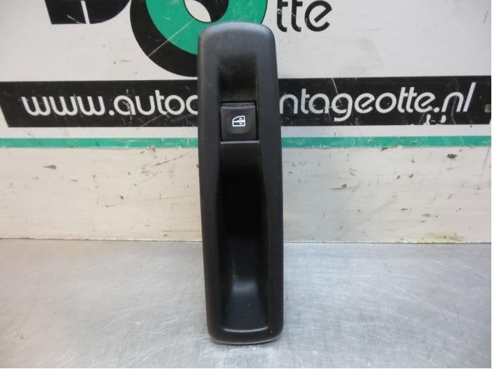 Commutateur vitre électrique d'un Renault Megane (Megane 09, Renault, -, 3 mois de garantie, Utilisé