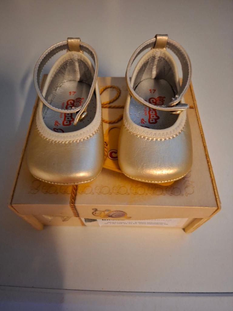Baby schoentjes, Enlèvement, Bottines