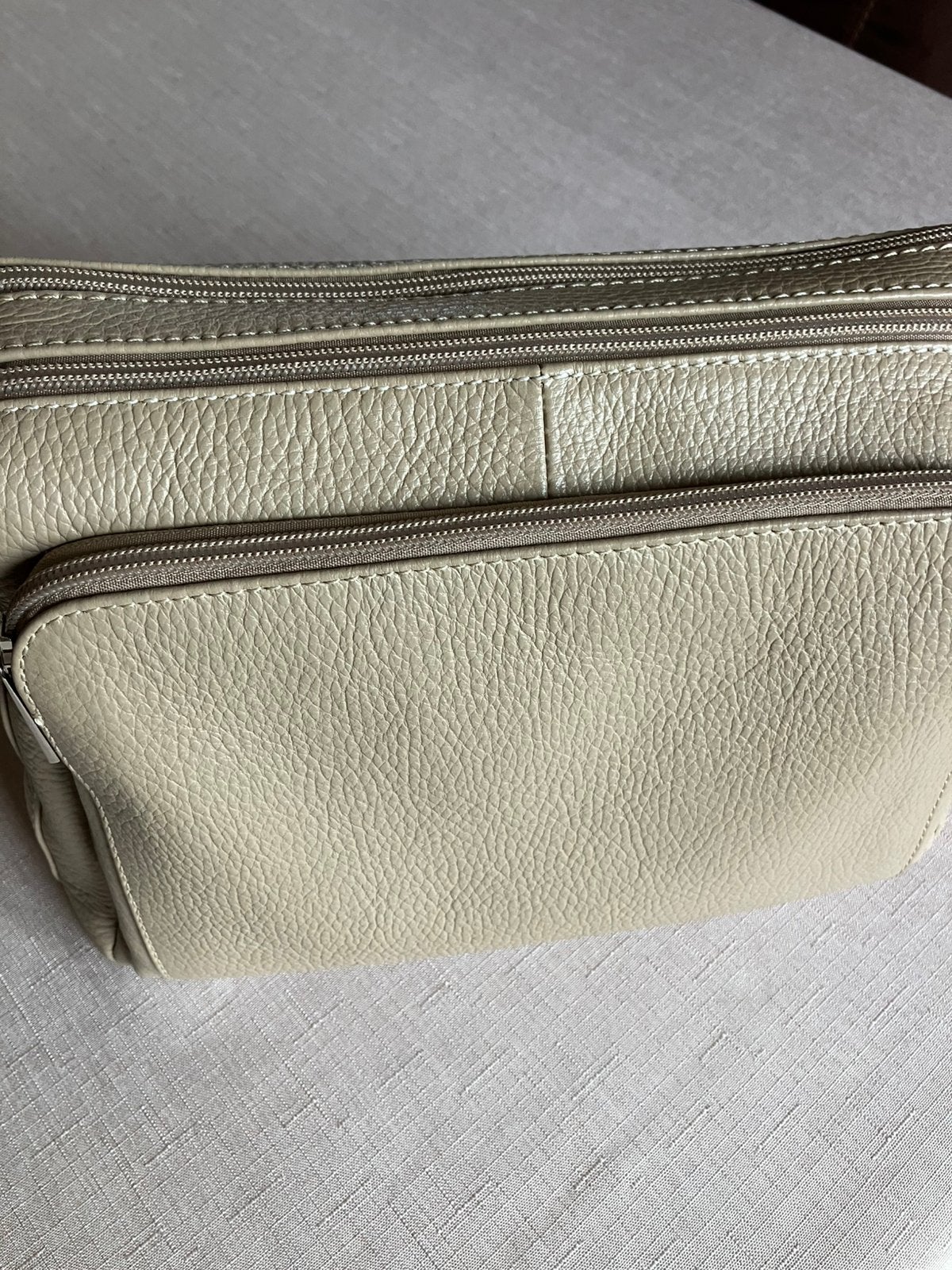Lederen cross bodytas, Handtassen en Accessoires, Tassen | Damestassen, Ophalen, Zo goed als nieuw, Beige