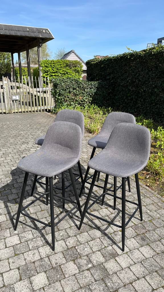 4 barstoelen Westwing Wilma zithoogte 65 cm, Huis en Inrichting, Barkrukken, Zo goed als nieuw, 60 tot 90 cm, Kunststof, Metaal