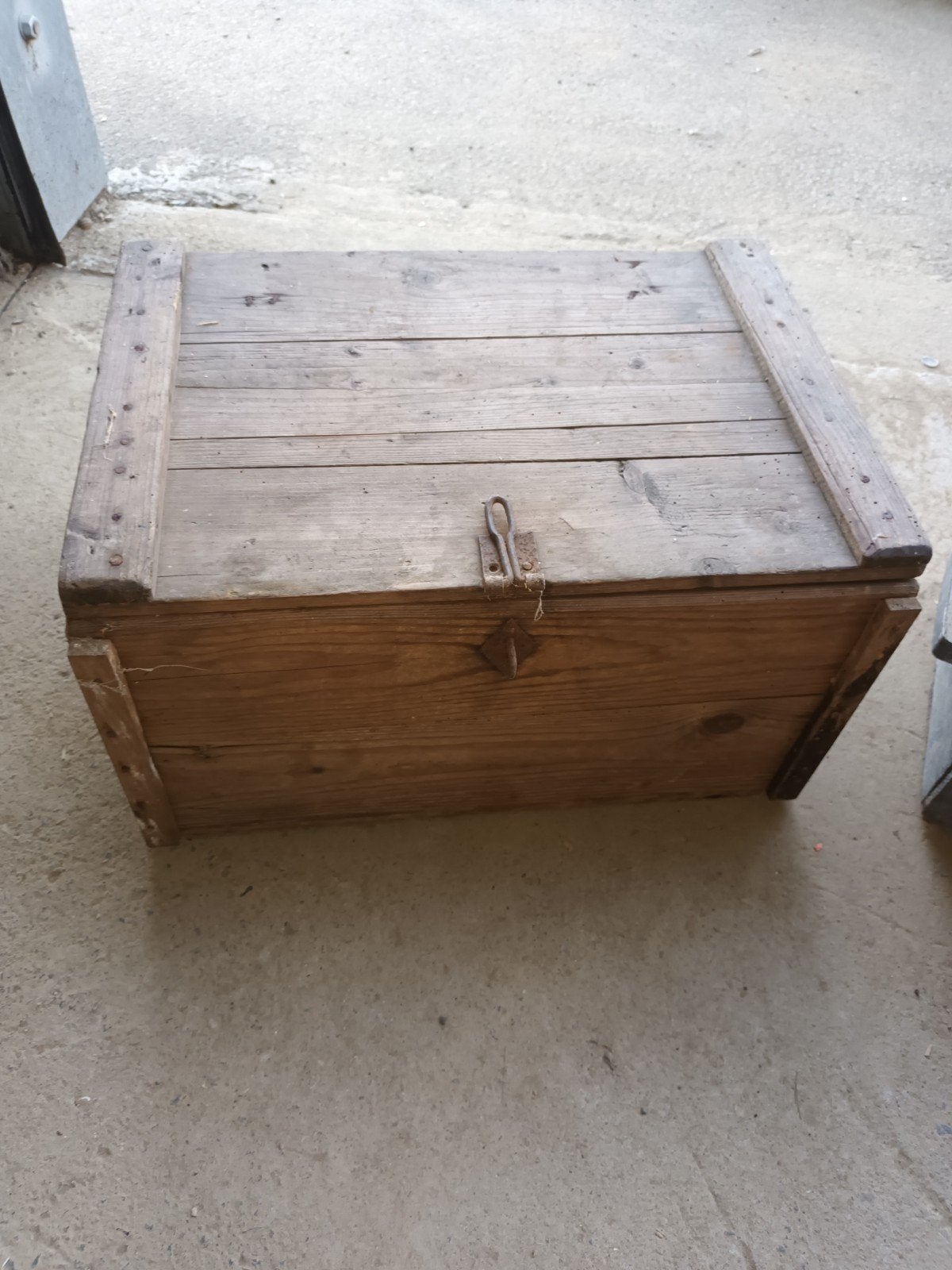 Houten kist, Ophalen