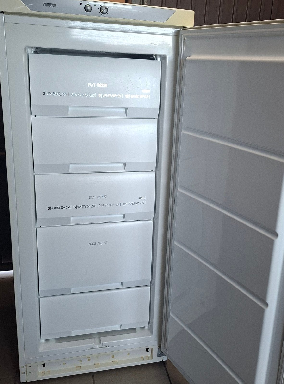 marque de congélateur Zanussi, Electroménager, Congélateur, Comme neuf, 60 à 90 cm, Autoportant