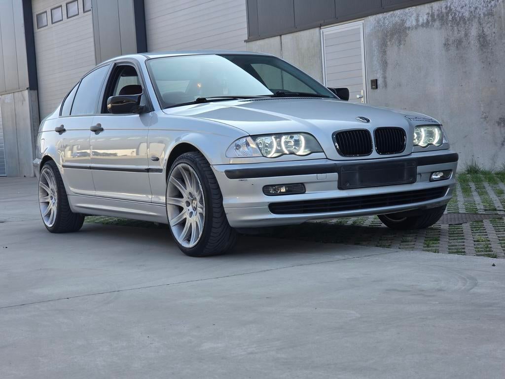 BMW 316i M-Pakket, Auto's, BMW, Particulier, Benzine, Rood, Ophalen