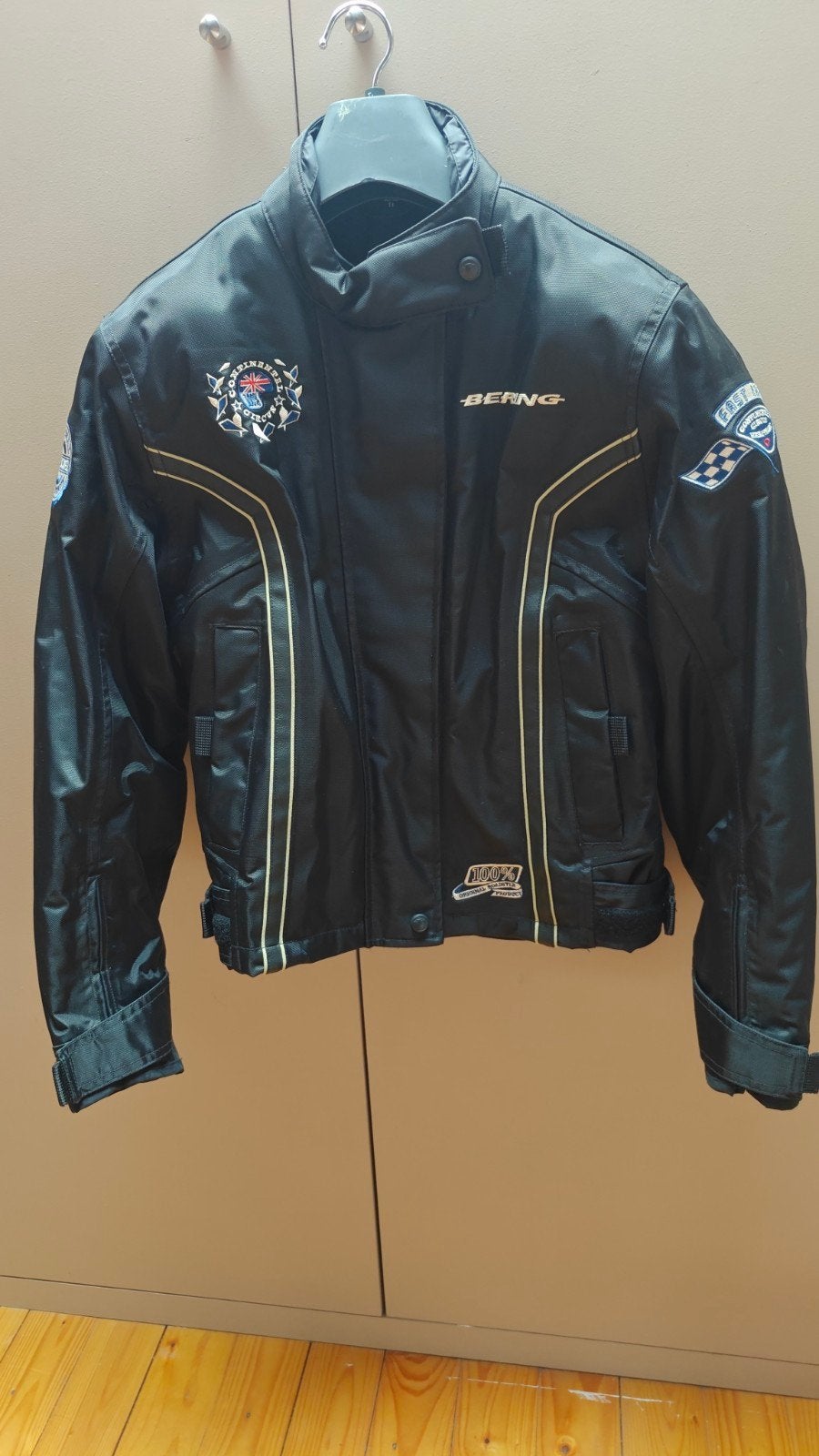 Bering motorjas,zwart t1 met uitneembare binnenjas, Motos, Vêtements | Vêtements de moto, Enlèvement