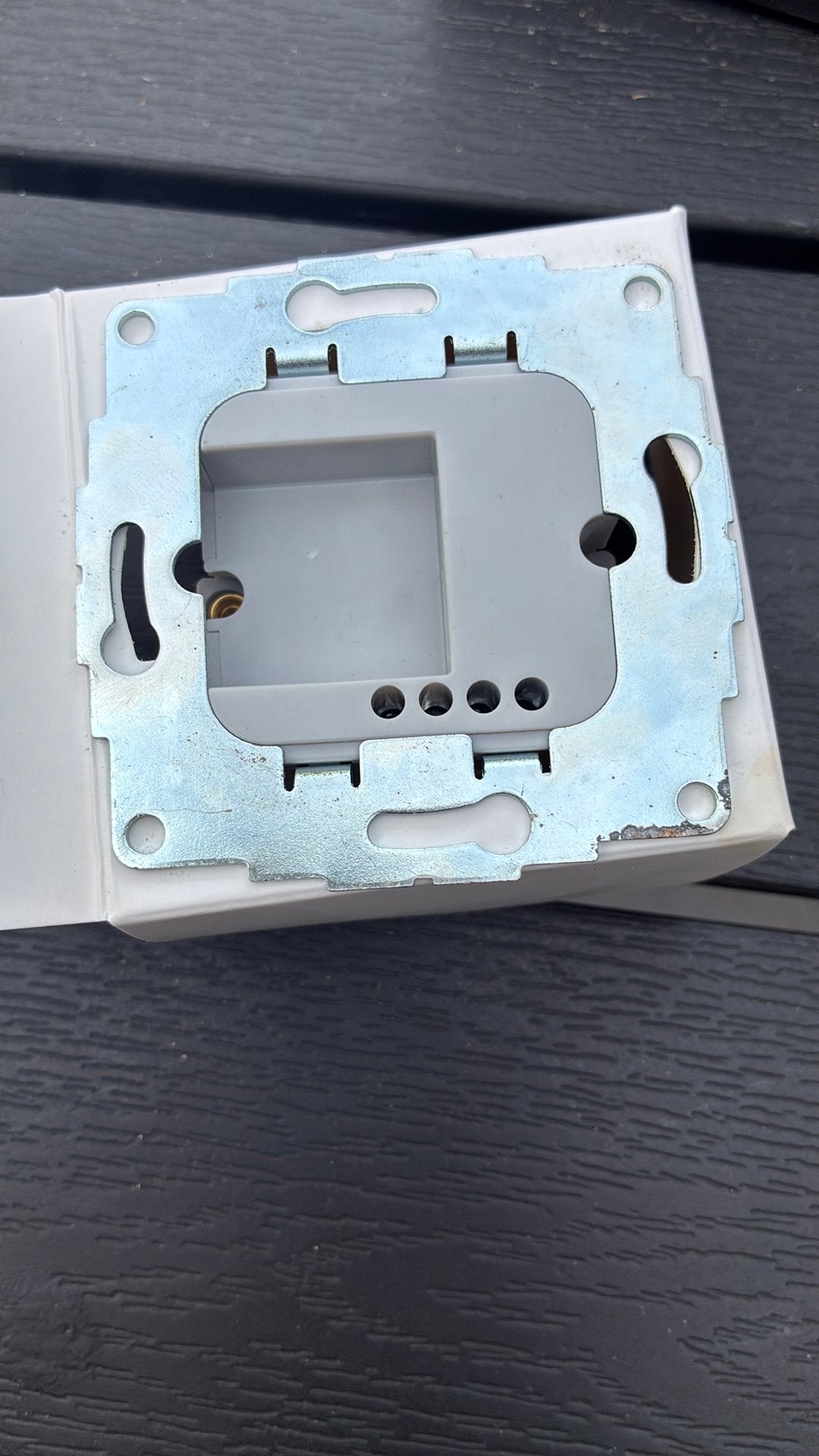 Usb adapter 12w inbouw qframe qbus, Doe-het-zelf en Bouw, Elektriciteit en Kabels, Ophalen, Nieuw