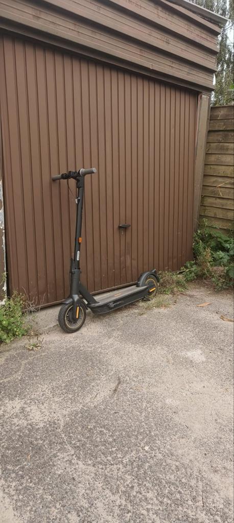 Ninebot, Fietsen en Brommers, Steps, Zo goed als nieuw, Elektrische step (E-scooter), Ophalen of Verzenden