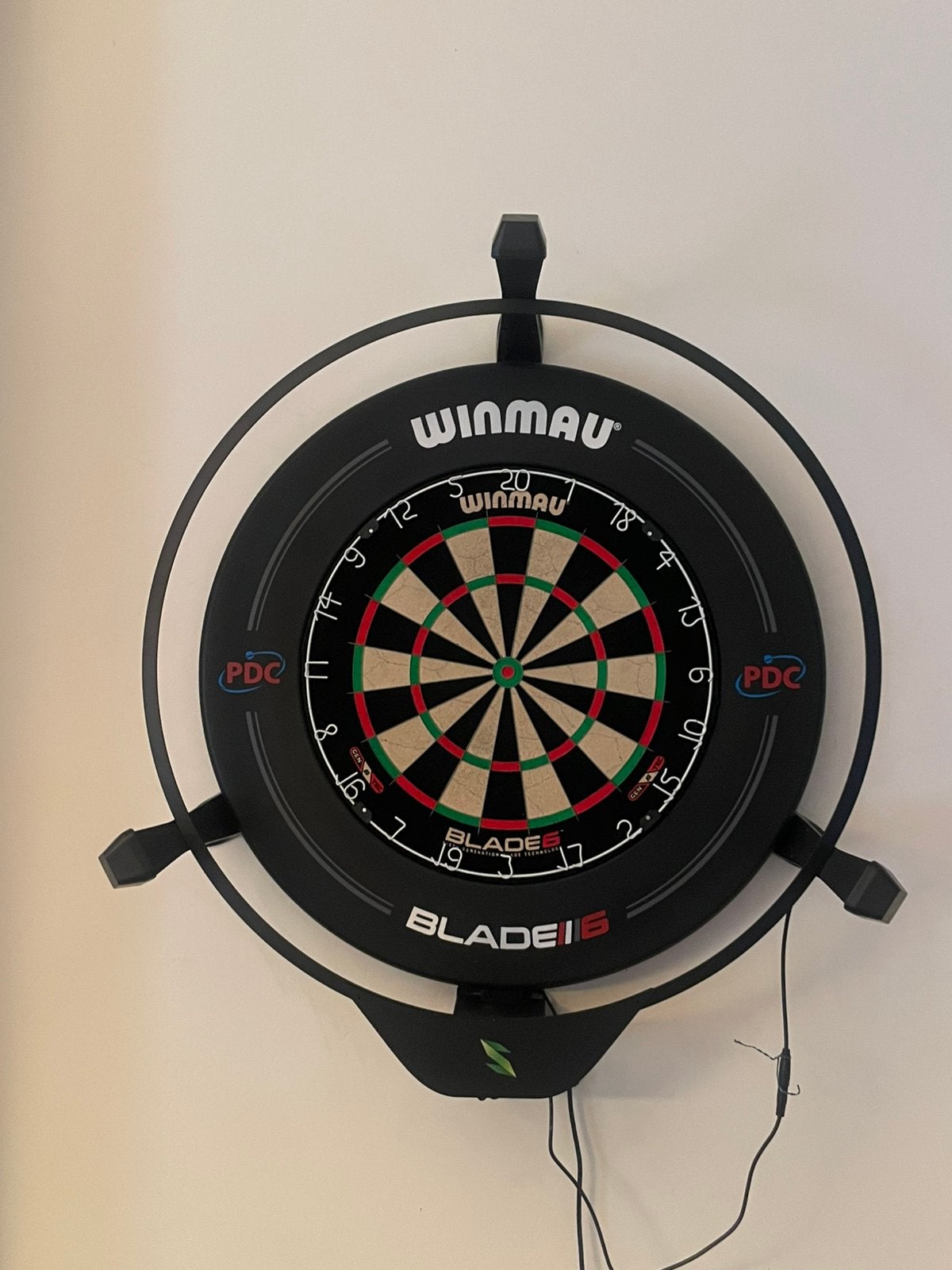 Scolia home flex 2 + dartbord Blade 6 + seround winmau, Sport en Fitness, Darts, Ophalen, Zo goed als nieuw, Dartbord