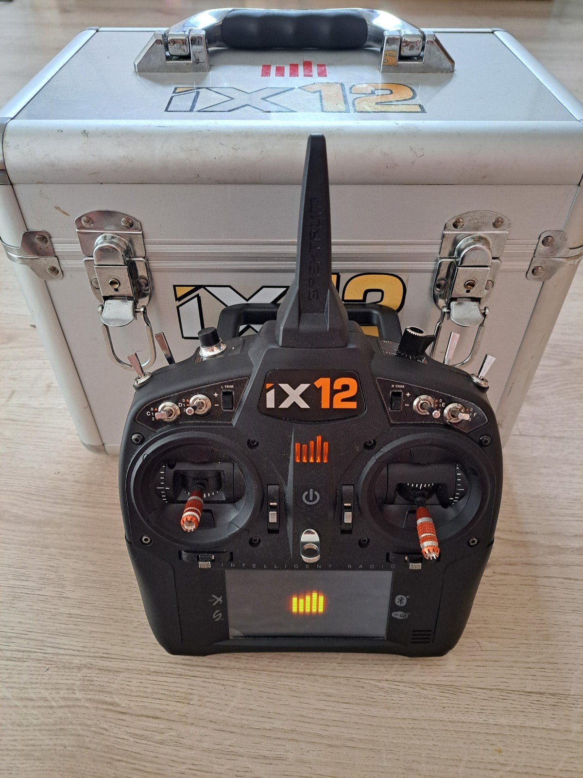 Spektrum ix12, Enlèvement