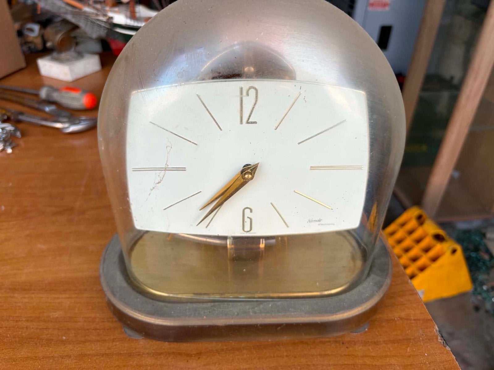 Ancienne horloge à balance
En excellent état
Envoi possible, Enlèvement ou Envoi